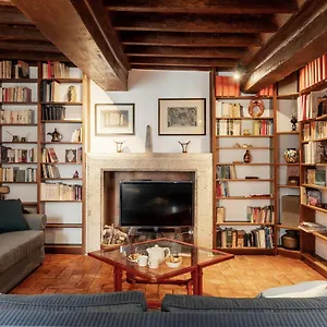domus-quiritum-elite-charming-downtown-apartment.it-romehotels.com/
